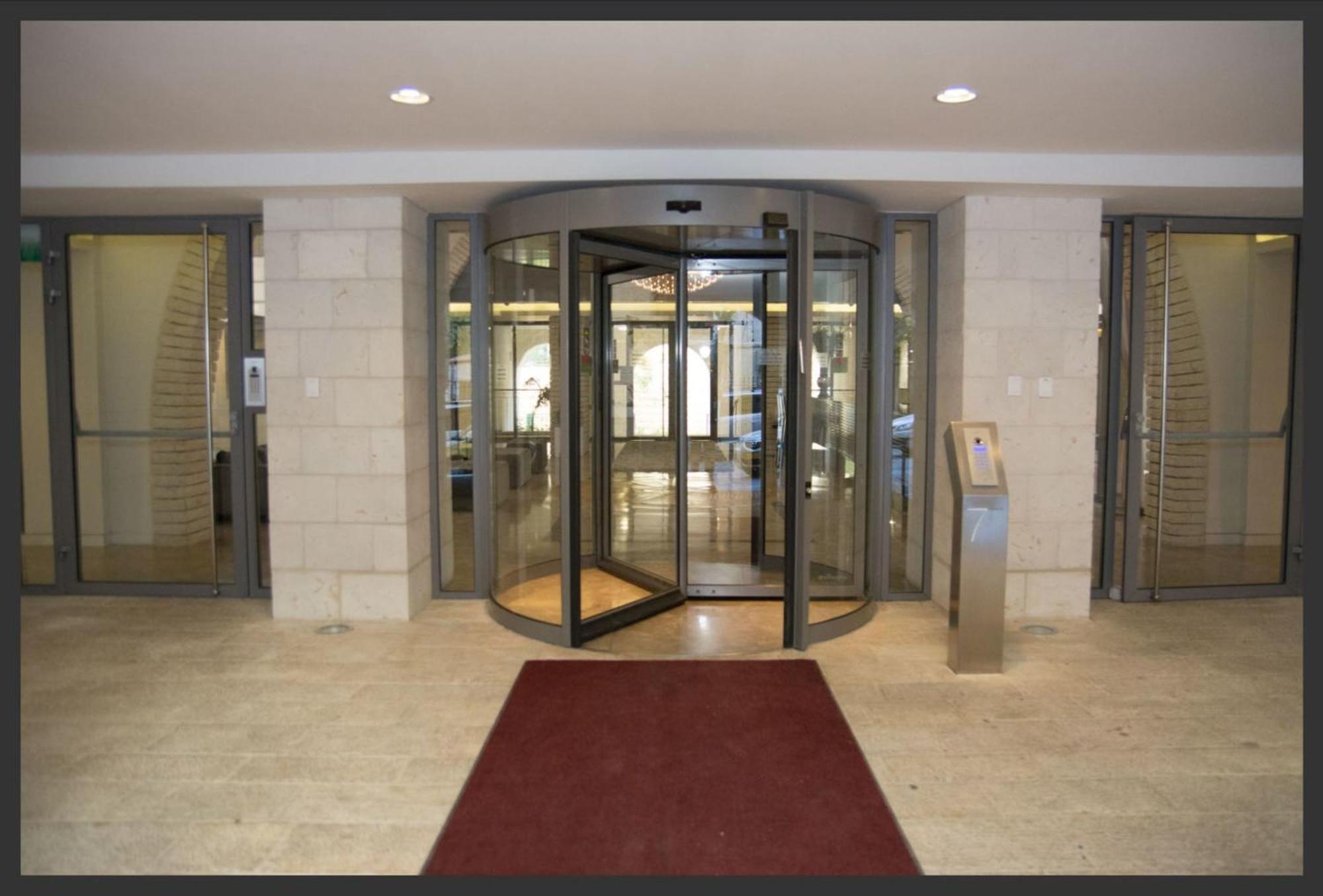 Kook Isrentals - Aparthotels In City Center Єрусалим Екстер'єр фото
